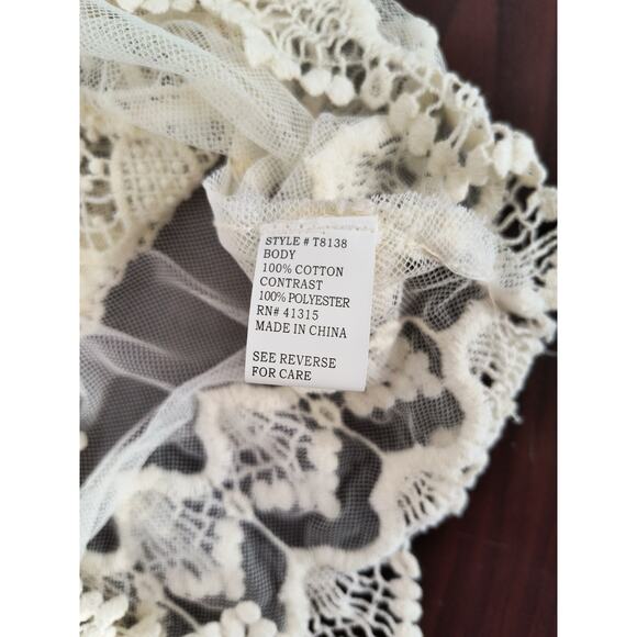 Roommates Crochet Mesh Top Women's Sz L Ivory Sleeveless Embroidered Sheer Boho - Picture 8 of 13